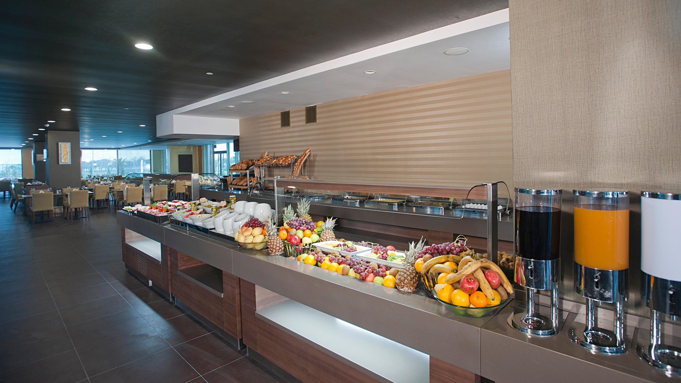 Cevahir Hotel Istanbul Asia Istambul Exterior foto The buffet at the airport