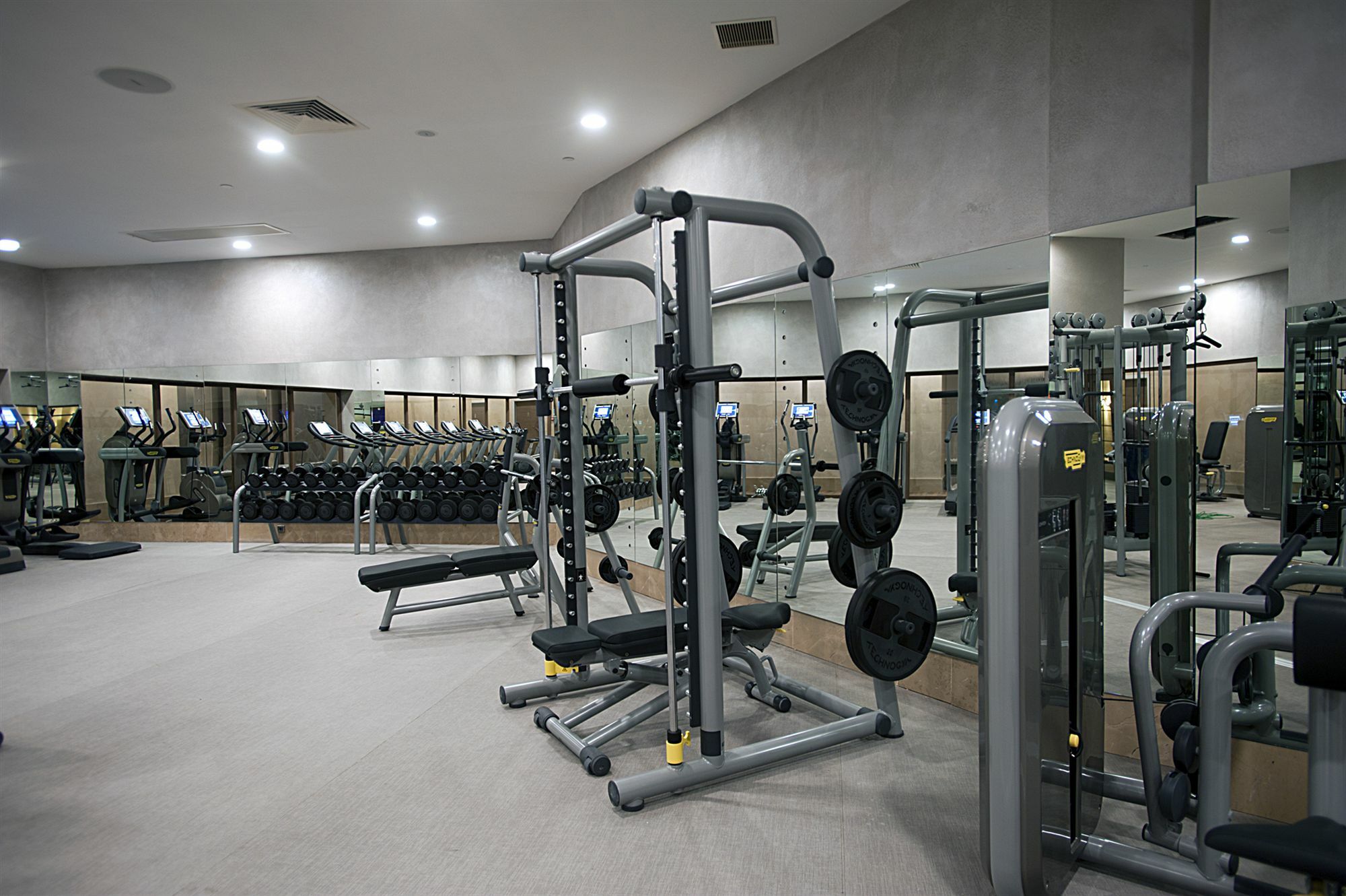 Cevahir Hotel Istanbul Asia Istambul Exterior foto A gym in a hotel