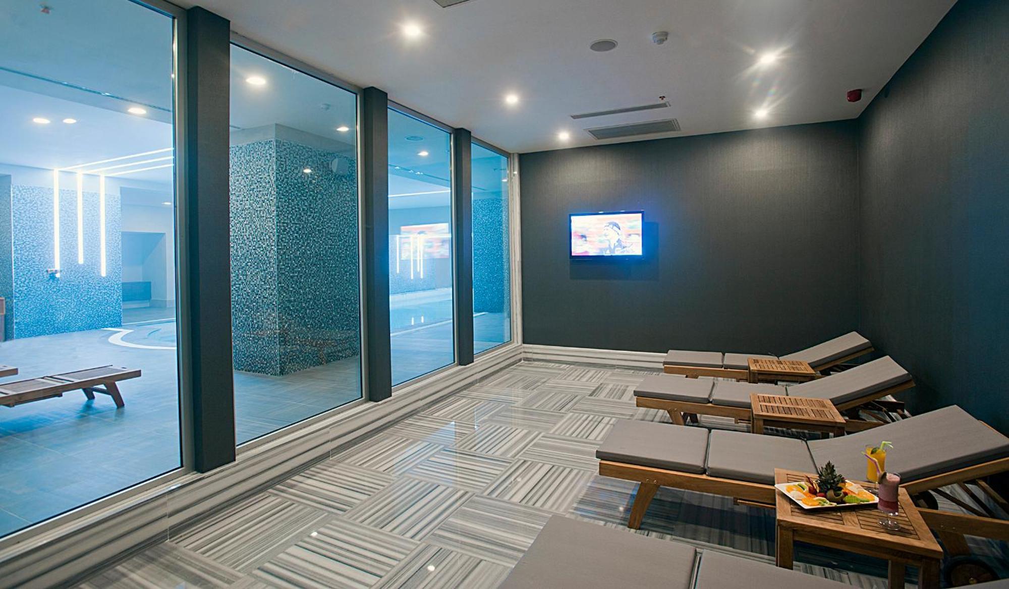 Cevahir Hotel Istanbul Asia Istambul Exterior foto The spa at The Dorchester