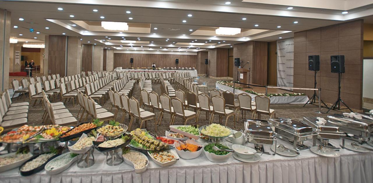 Cevahir Hotel Istanbul Asia Istambul Exterior foto A buffet at a wedding reception